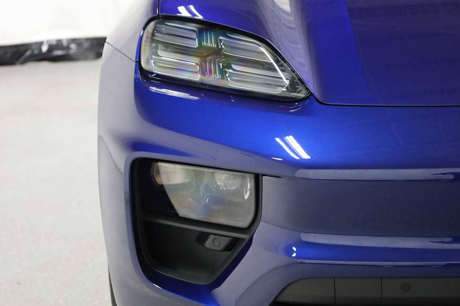 Thumbnail: 2024 Porsche Macan - 15