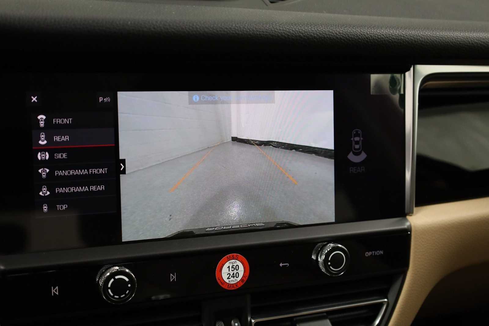 Thumbnail: 2026 Porsche Macan - 35