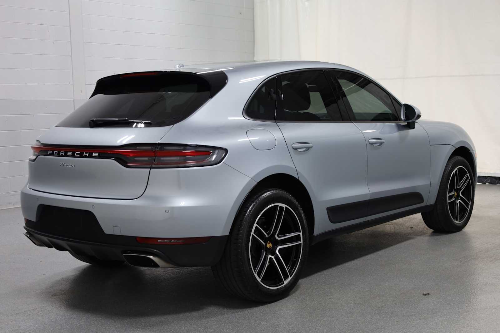 Thumbnail: 2021 Porsche Macan - 9