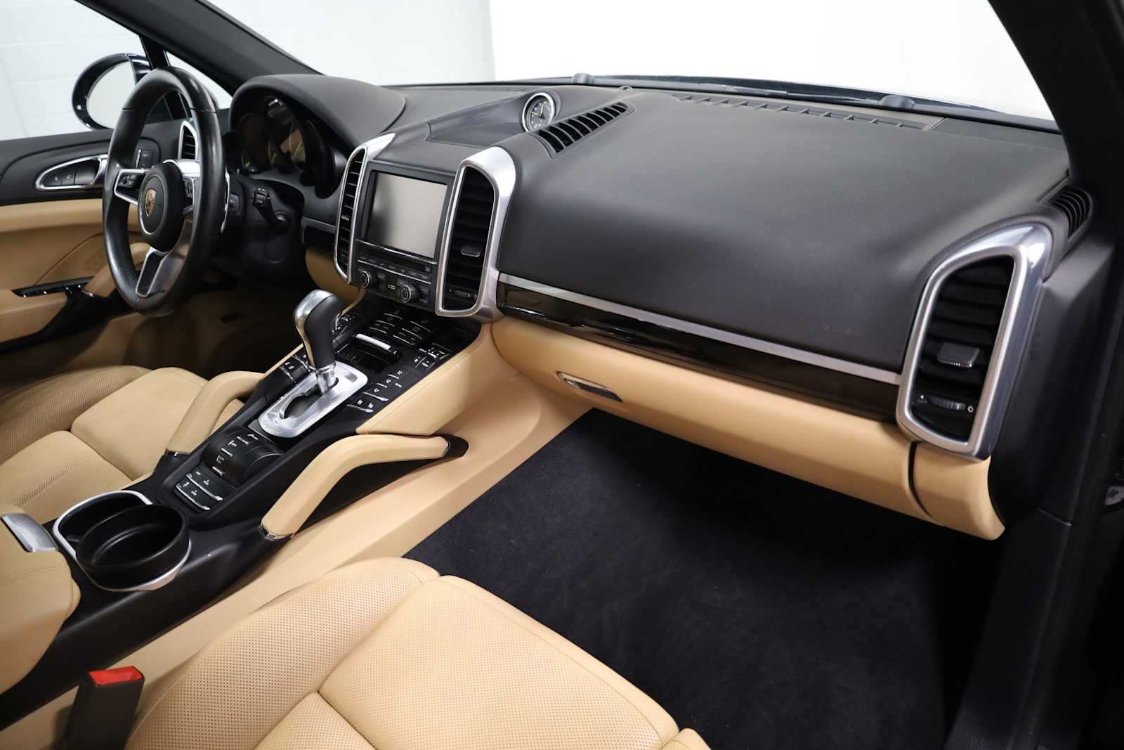Thumbnail: 2016 Porsche Cayenne - 6