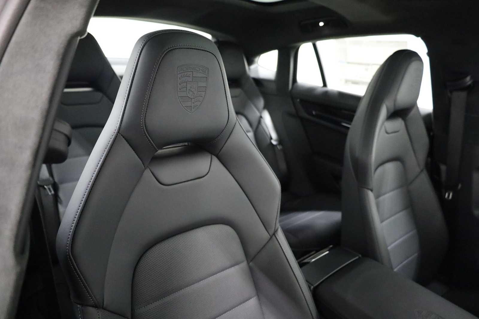 Thumbnail: 2026 Porsche Panamera - 22