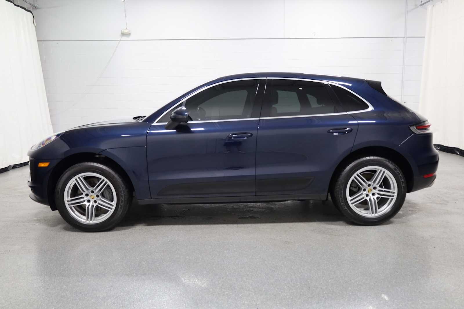 Thumbnail: 2020 Porsche Macan - 2