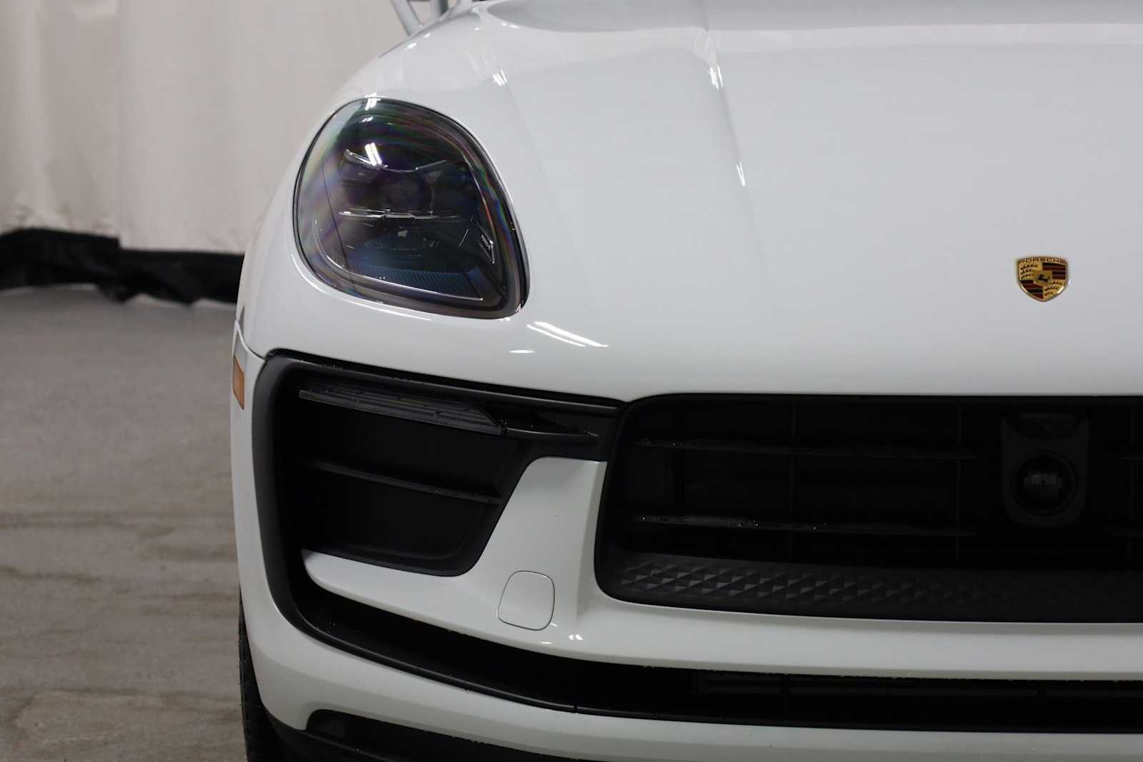 Thumbnail: 2026 Porsche Macan - 15