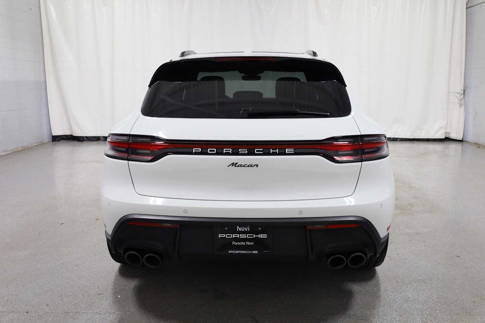 Thumbnail: 2026 Porsche Macan - 7