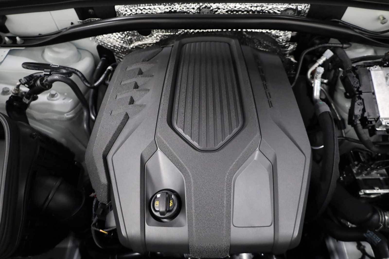 Thumbnail: 2026 Porsche Macan - 42