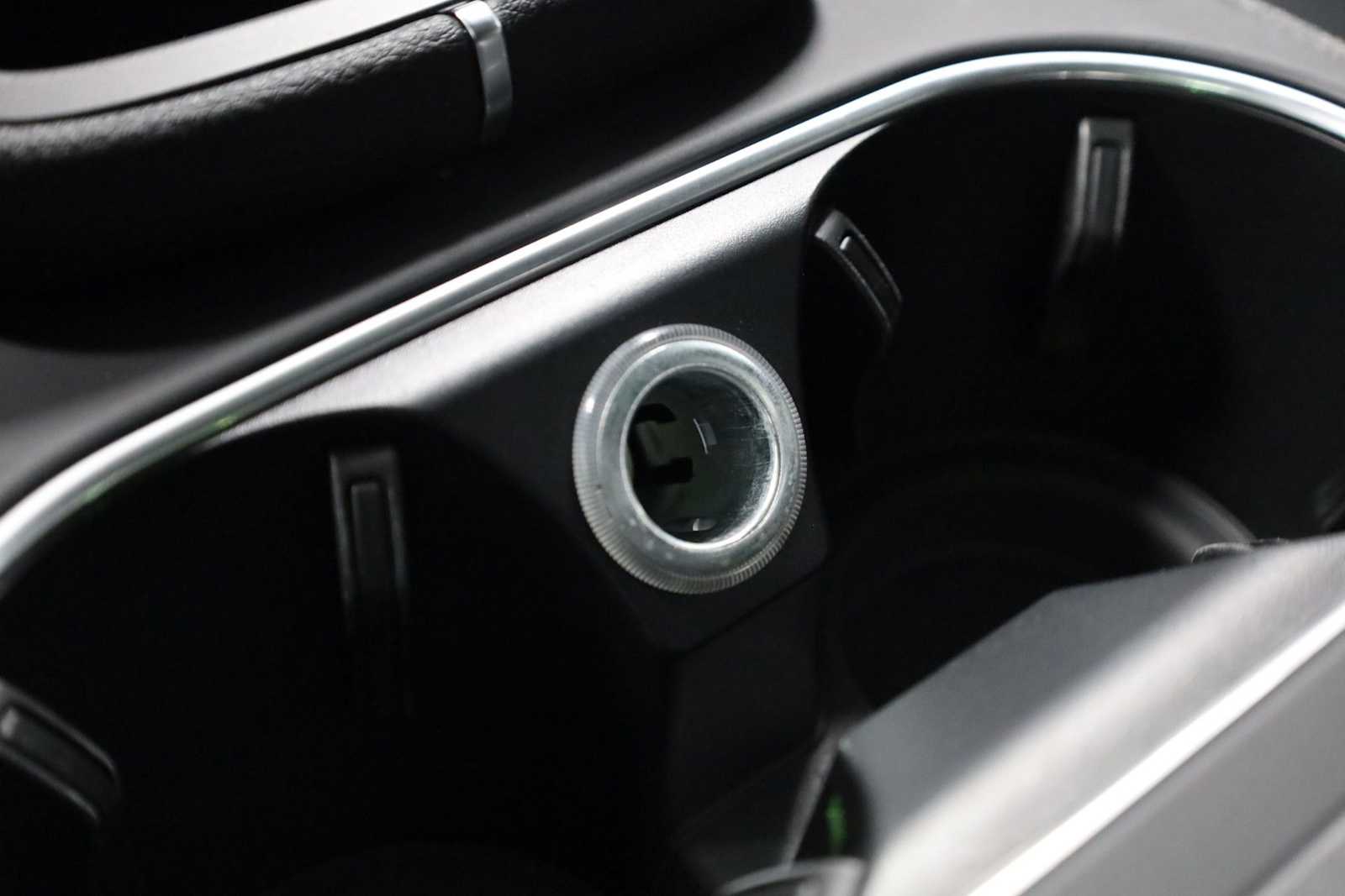 Thumbnail: 2021 Porsche Cayenne - 35