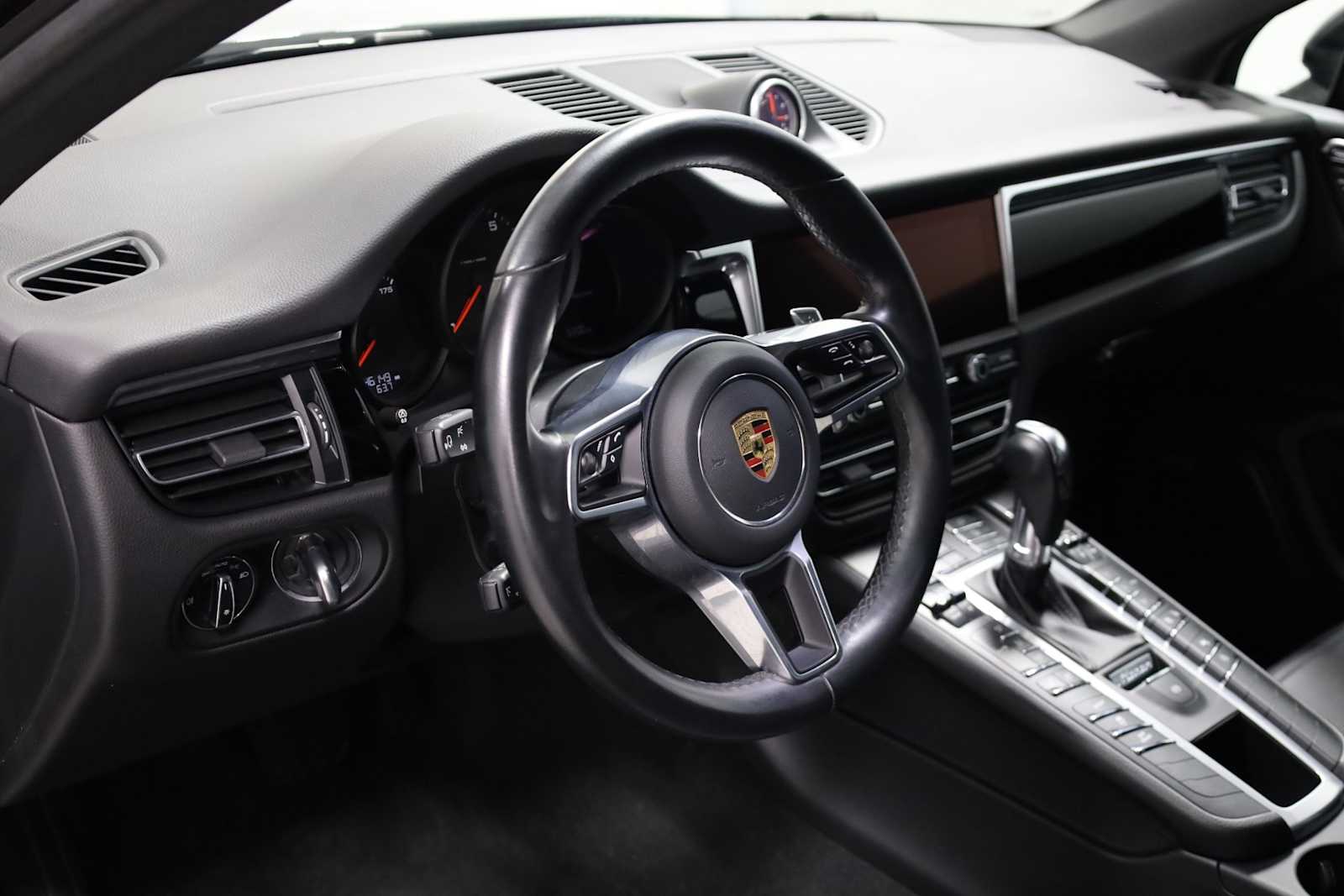 Thumbnail: 2021 Porsche Macan - 4
