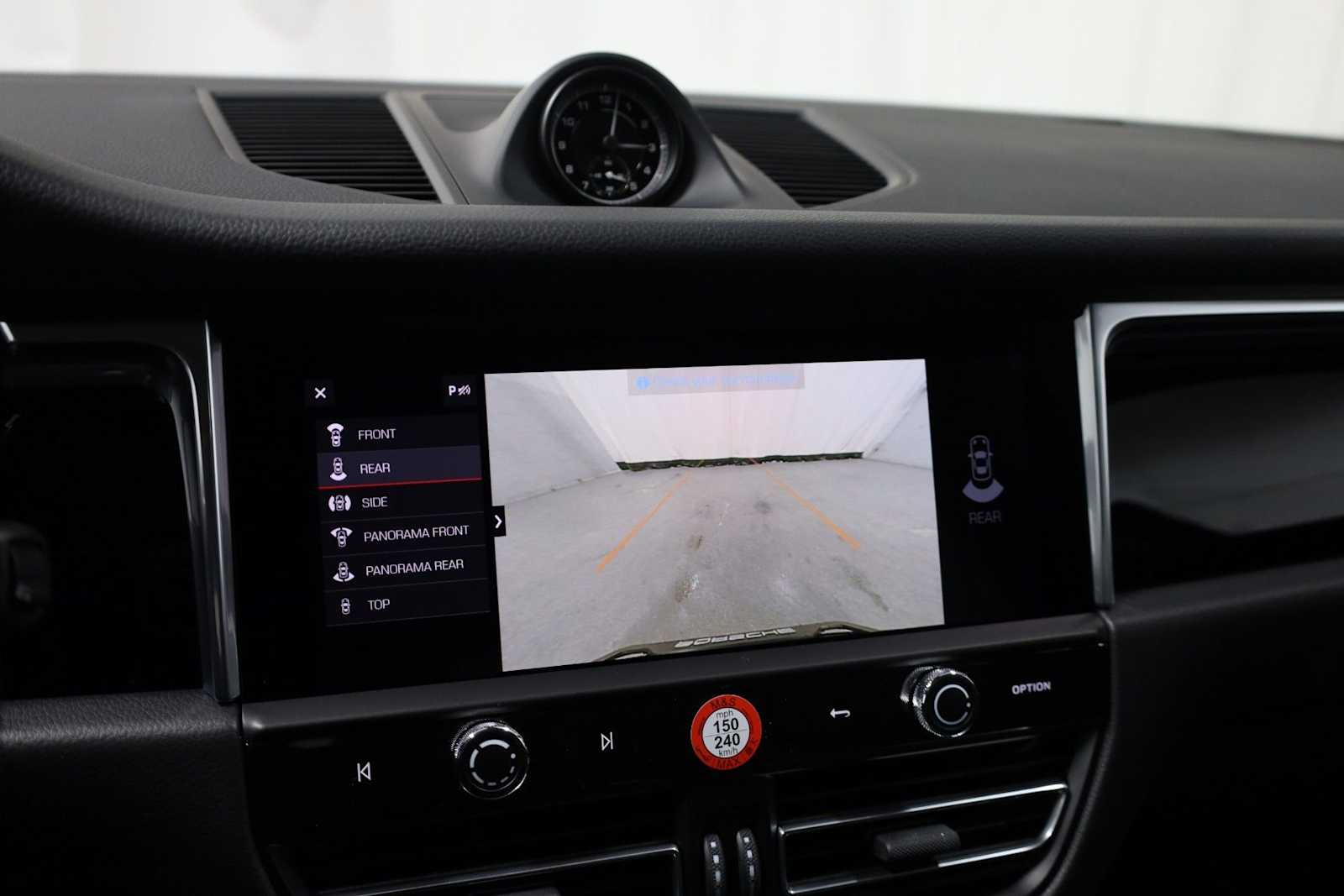 Thumbnail: 2026 Porsche Macan - 34