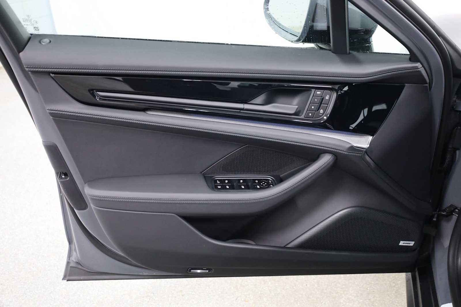 Thumbnail: 2026 Porsche Panamera - 16