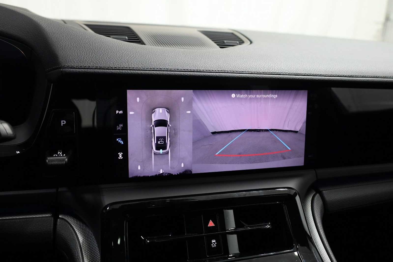 Thumbnail: 2026 Porsche Panamera - 32