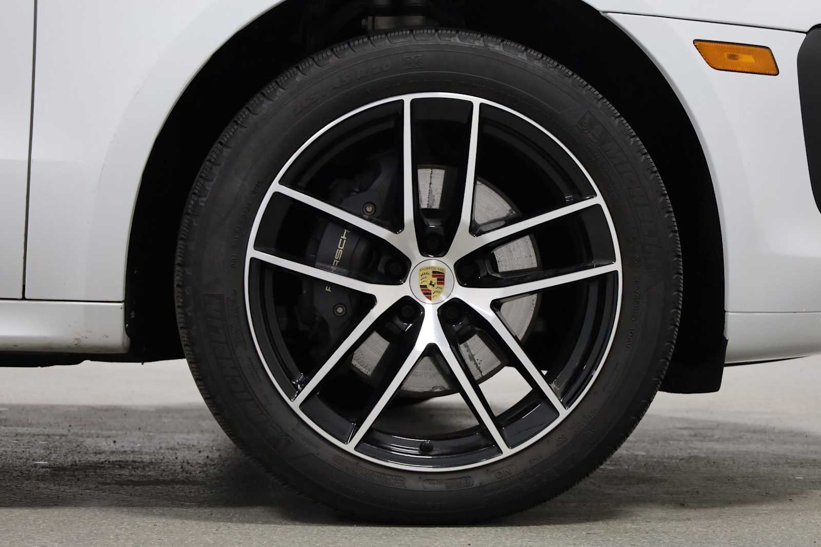 Thumbnail: 2023 Porsche Macan - 12