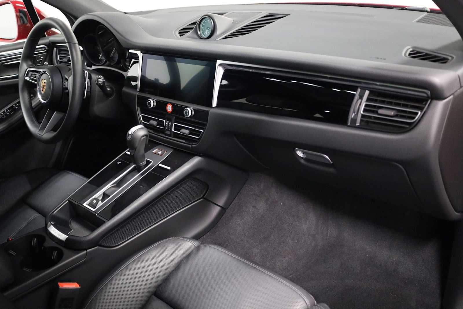 Thumbnail: 2025 Porsche Macan - 6