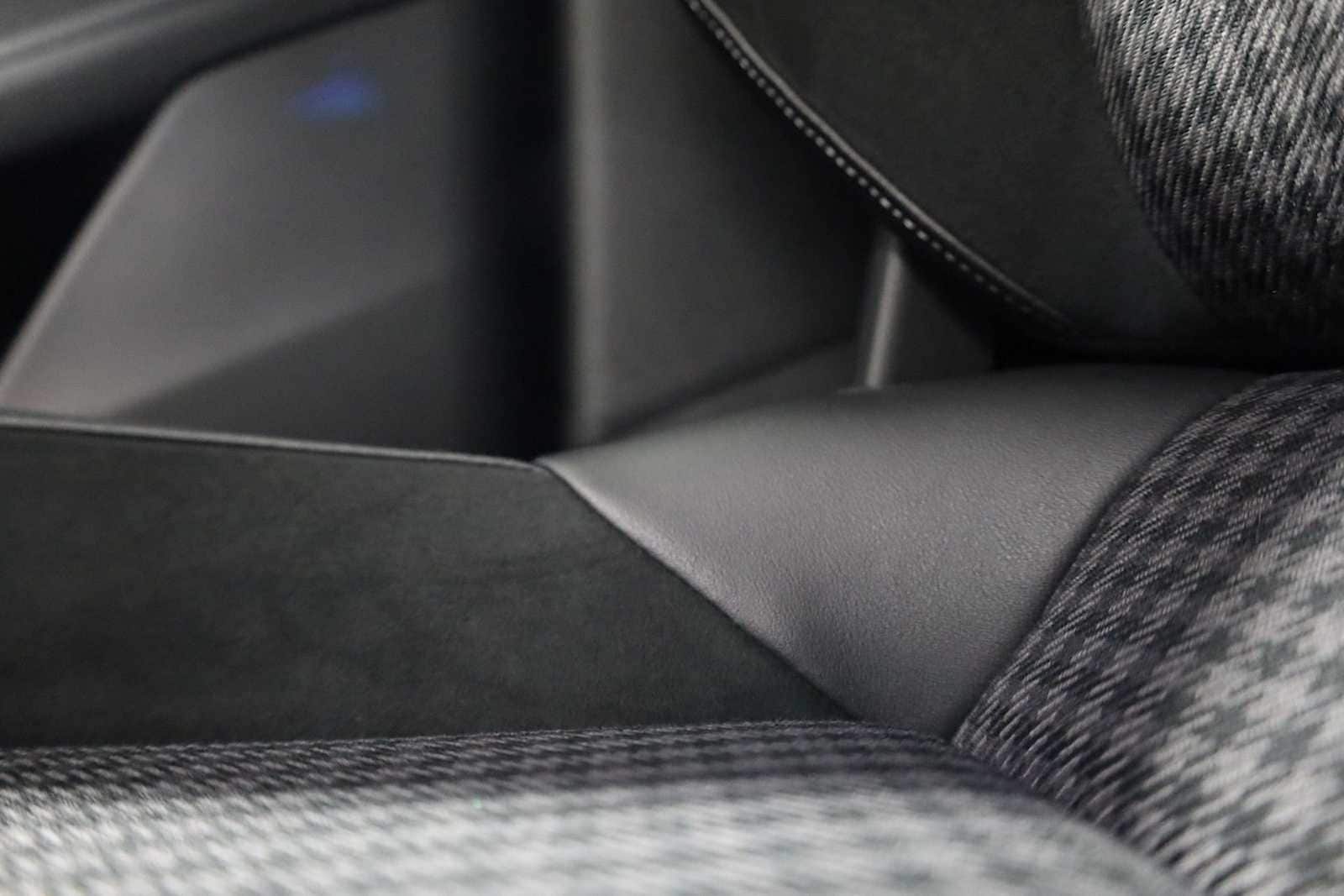 Thumbnail: 2025 Porsche Taycan - 9