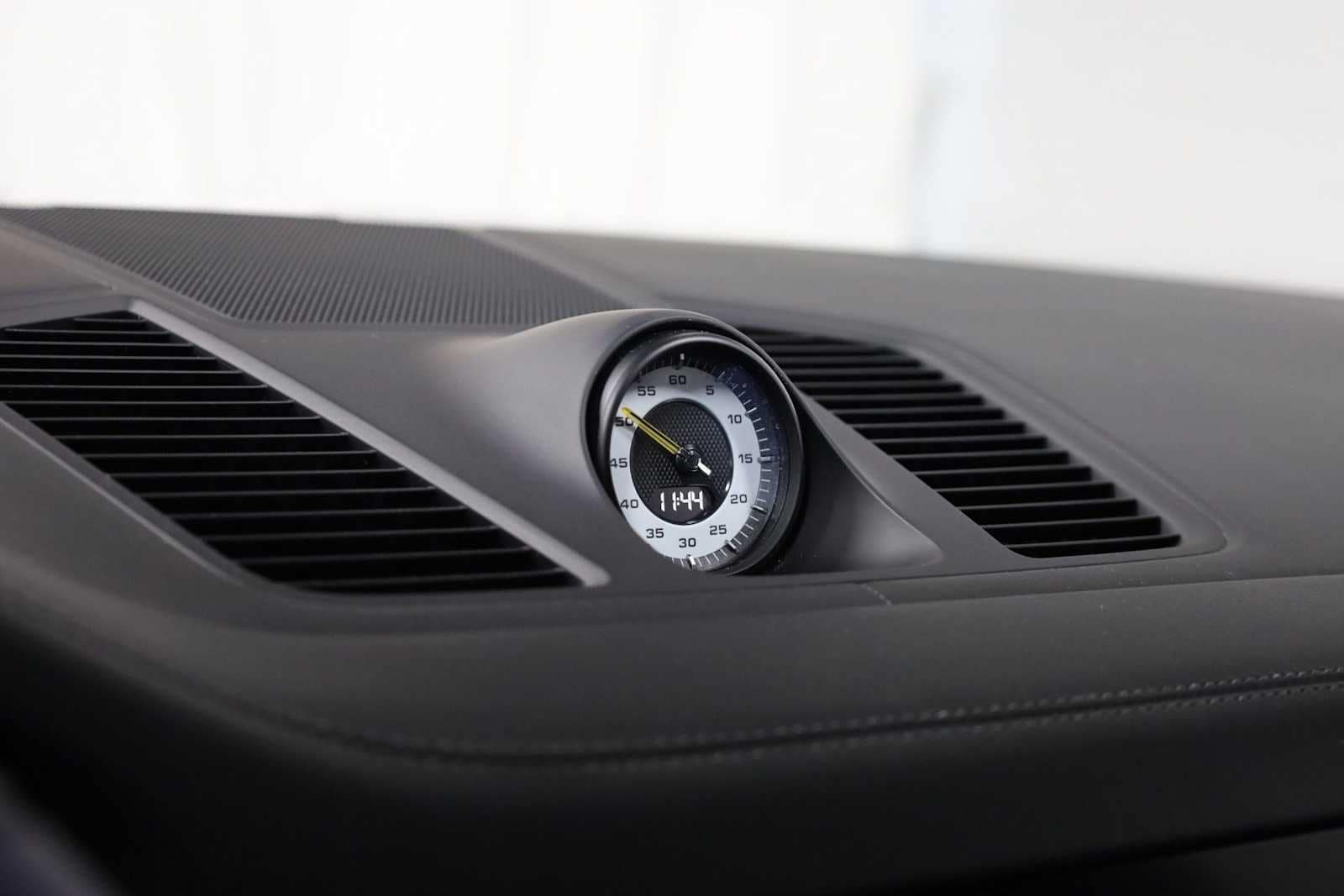 Thumbnail: 2022 Porsche  - 18