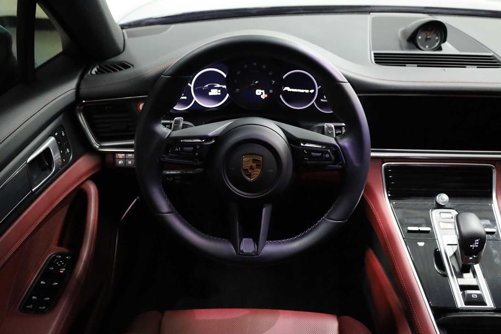 Thumbnail: 2022 Porsche Panamera - 25
