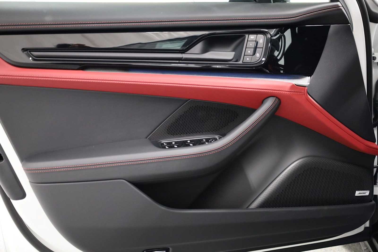 Thumbnail: 2026 Porsche Panamera - 16