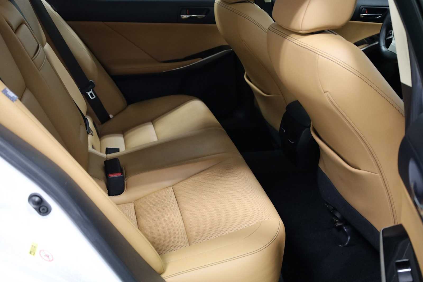 Thumbnail: 2016 Lexus IS - 34