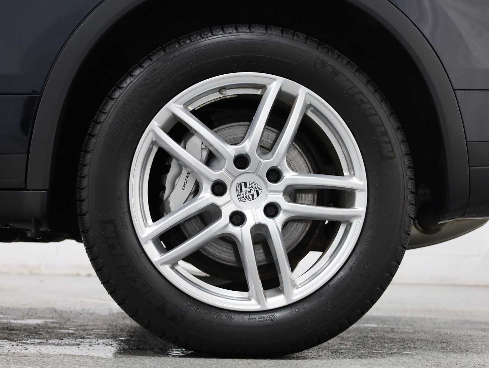 Thumbnail: 2015 Porsche Cayenne - 39