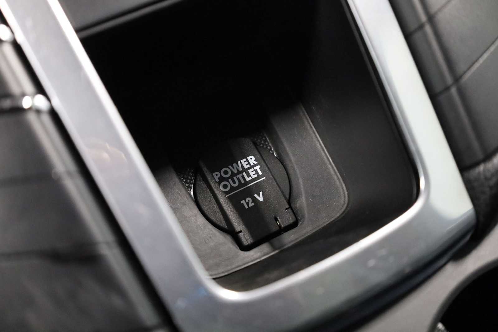 Thumbnail: 2018 Porsche Macan - 35