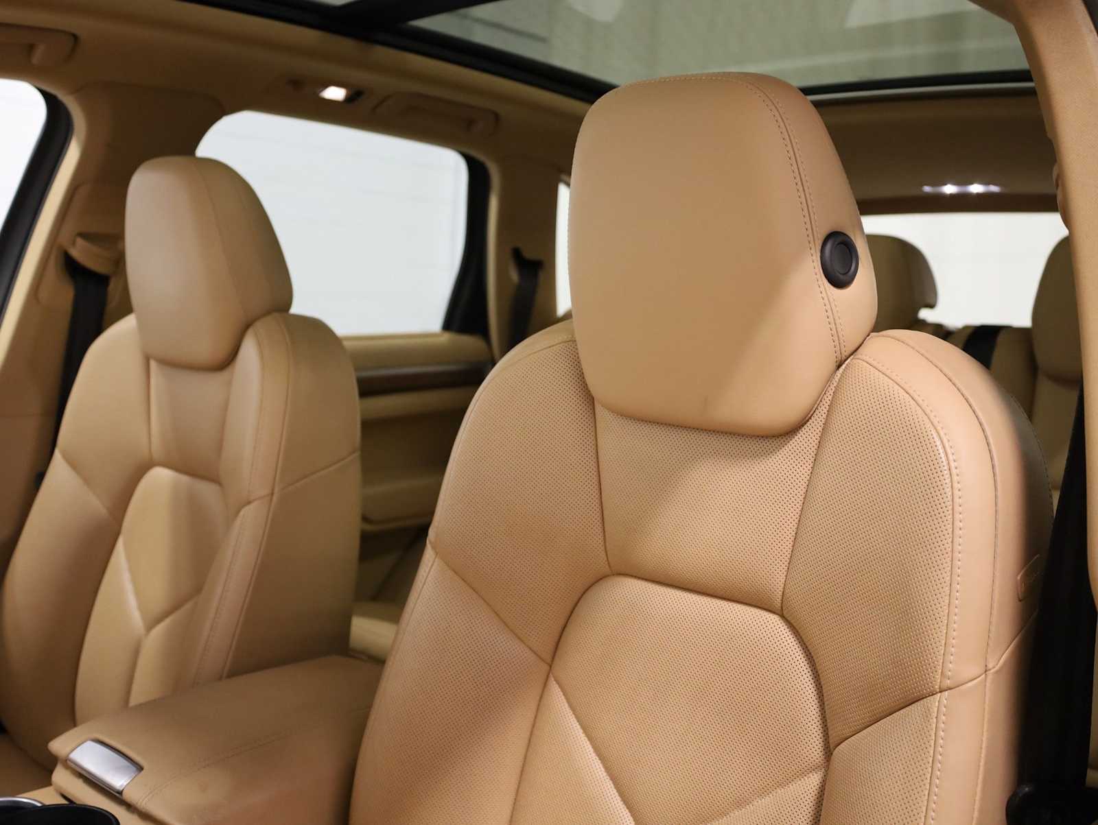 Thumbnail: 2015 Porsche Cayenne - 19
