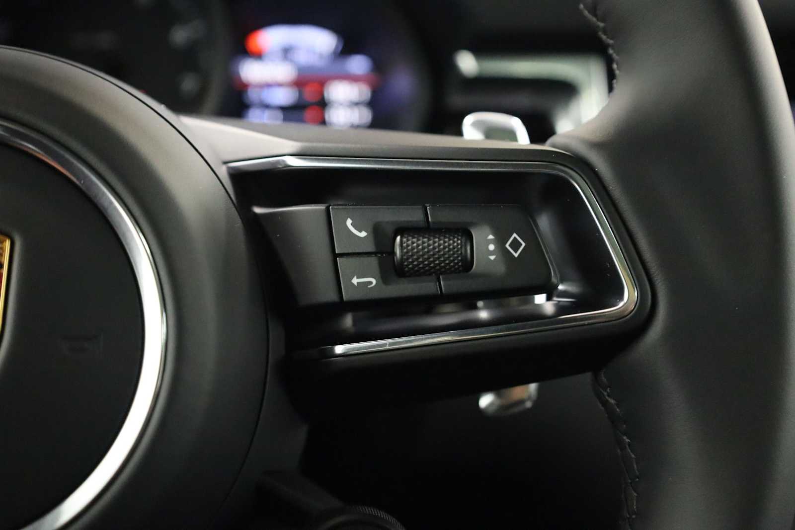 Thumbnail: 2026 Porsche Macan - 28