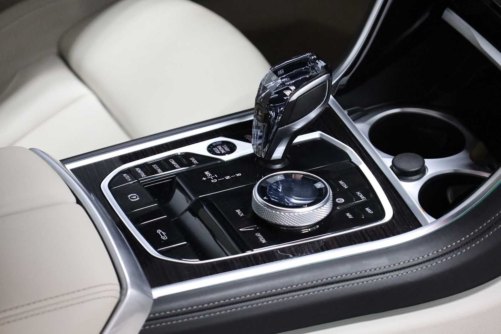 Thumbnail: 2024 BMW 8 Series - 19