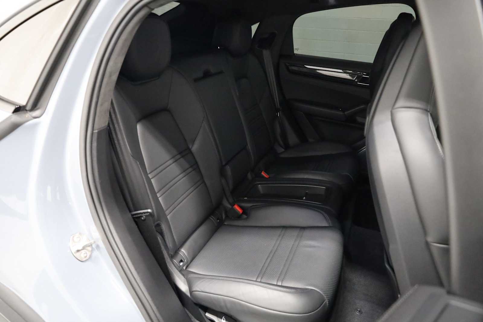 Thumbnail: 2022 Porsche  - 36