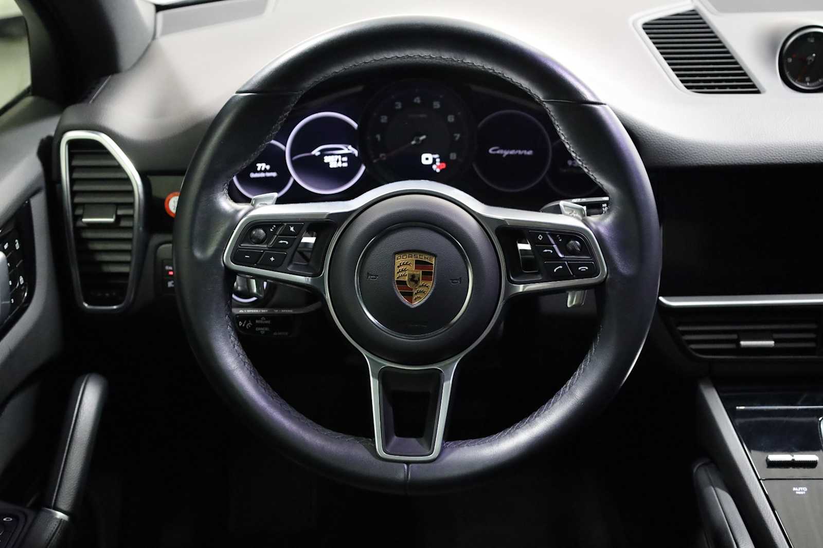 Thumbnail: 2022 Porsche Cayenne - 25