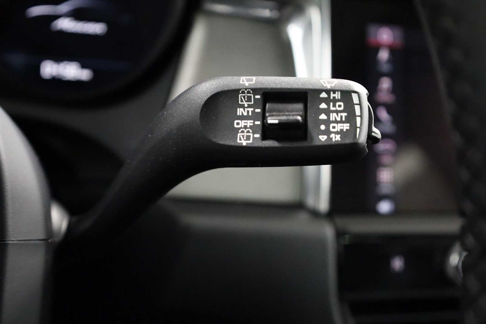 Thumbnail: 2026 Porsche Macan - 30