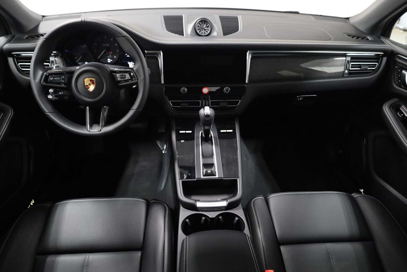 Thumbnail: 2026 Porsche Macan - 26