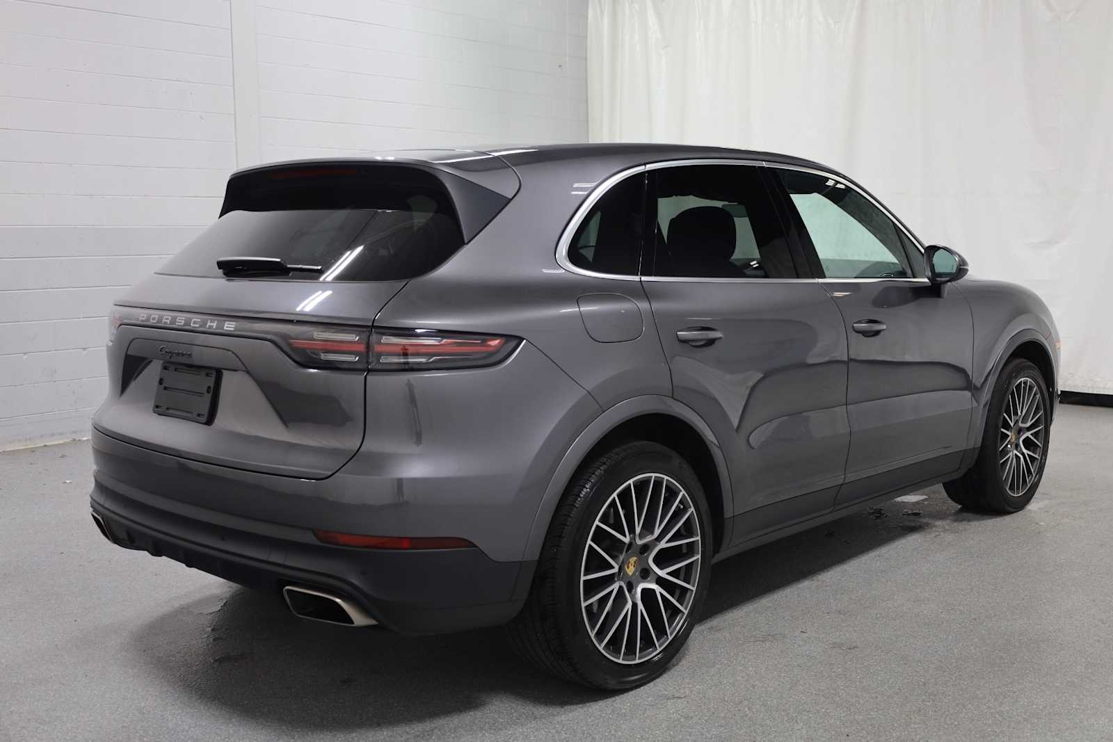 Thumbnail: 2022 Porsche Cayenne - 9