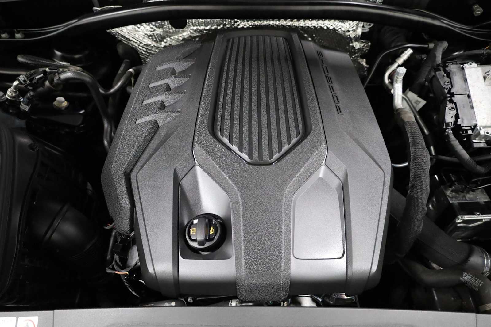 Thumbnail: 2023 Porsche Macan - 42