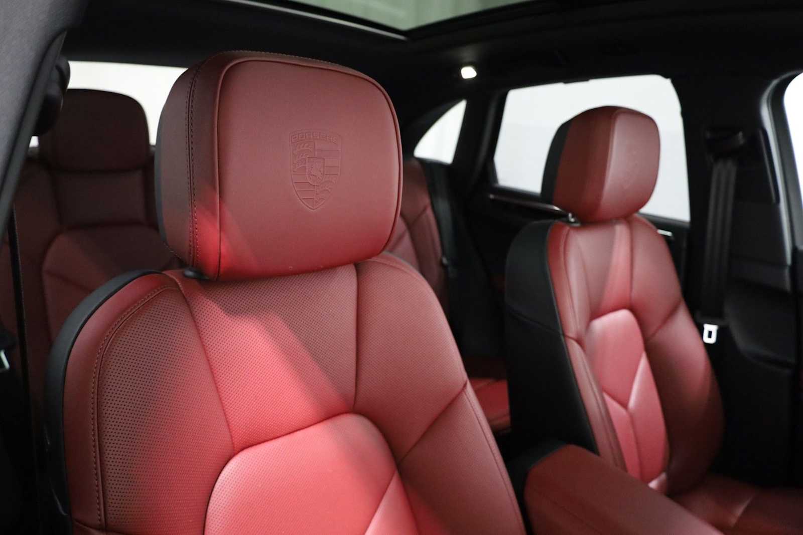 Thumbnail: 2025 Porsche Macan - 22