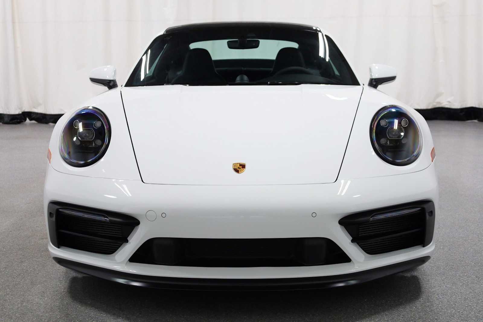 Thumbnail: 2022 Porsche 911 - 14