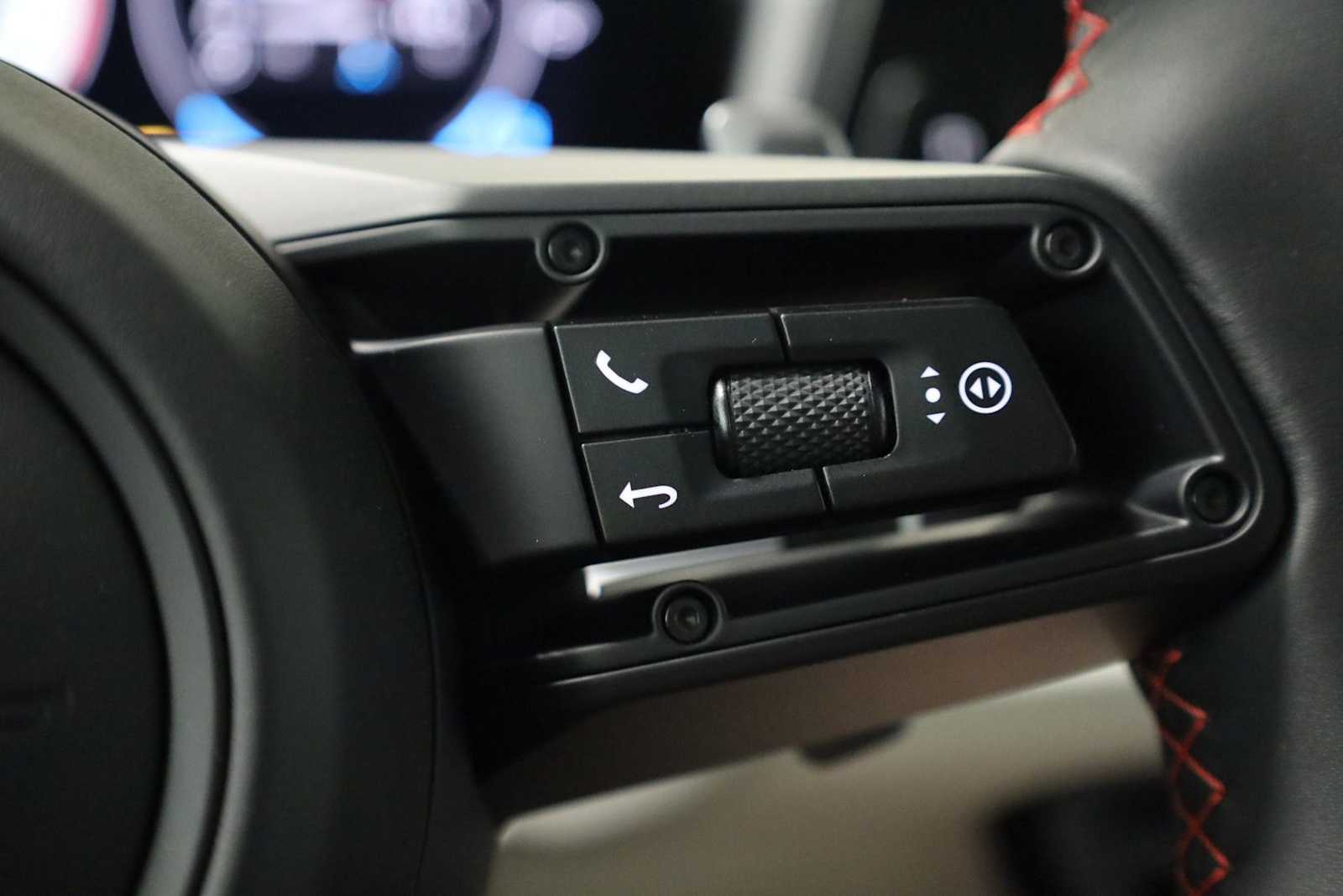 Thumbnail: 2025 Porsche Cayenne - 28