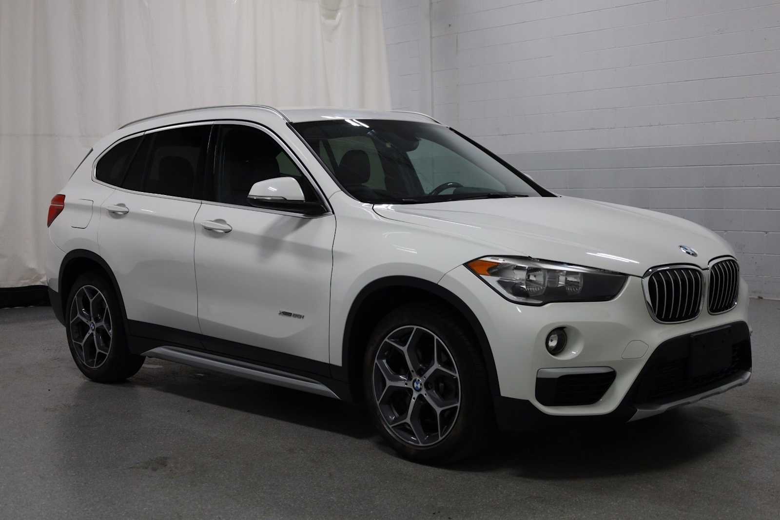 Thumbnail: 2016 BMW X1 - 13