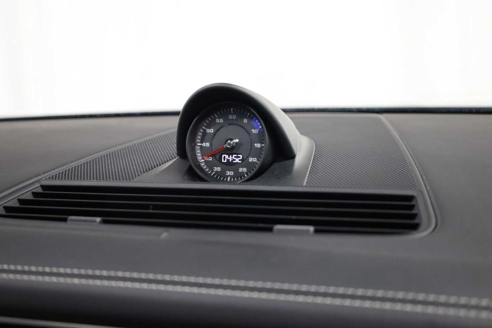 Thumbnail: 2017 Porsche Panamera - 23