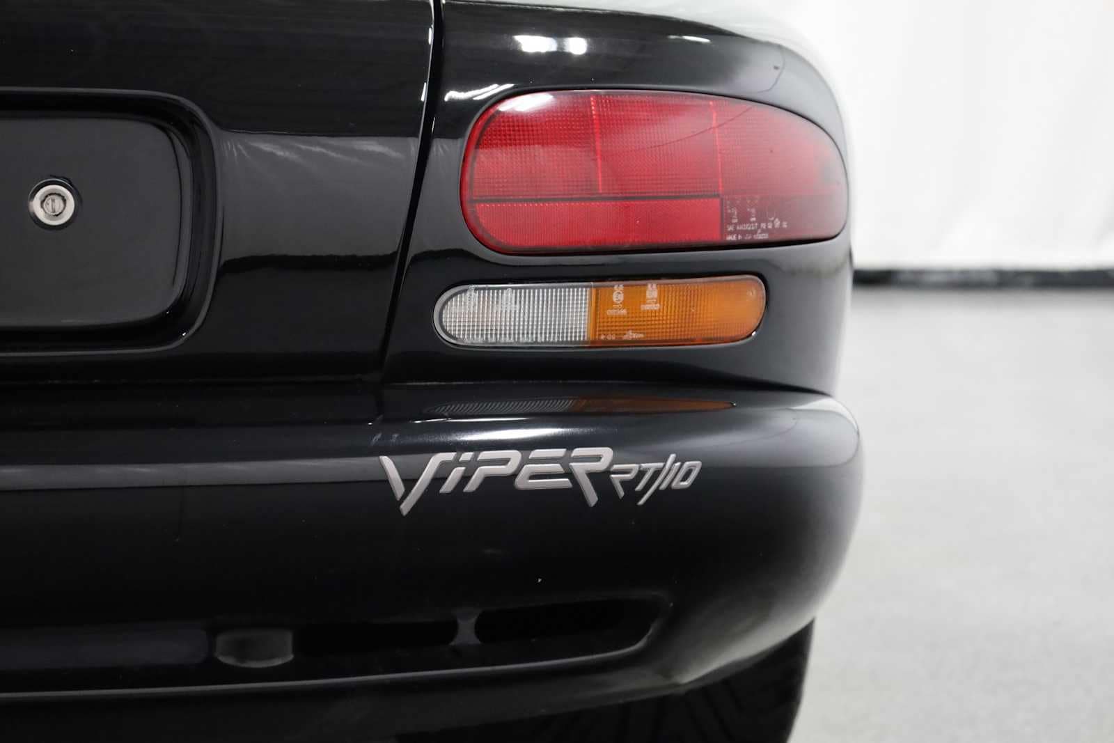 Thumbnail: 1994 Dodge Viper - 8