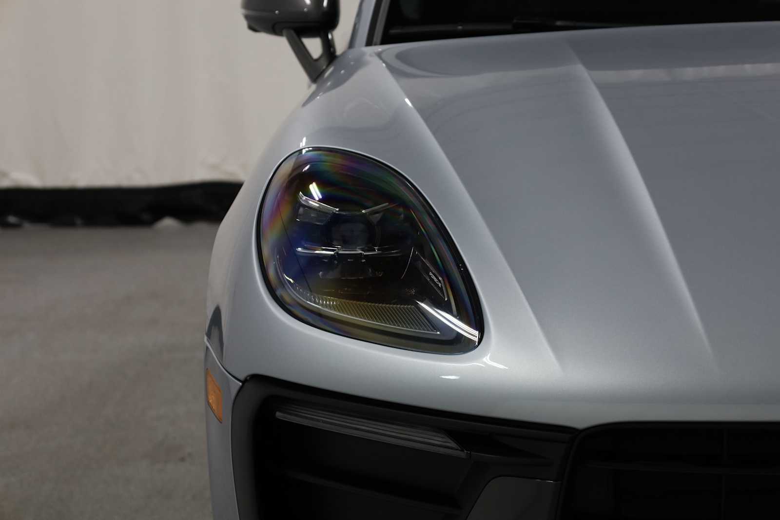 Thumbnail: 2025 Porsche Macan - 15