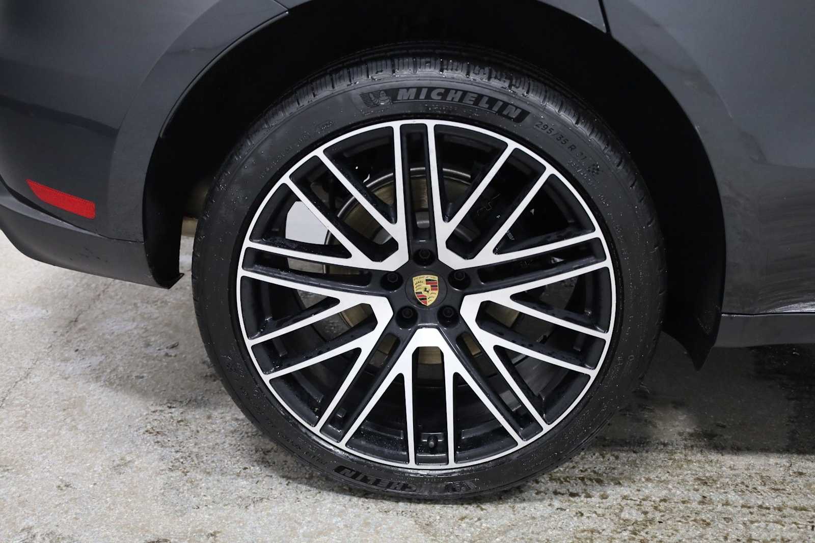 Thumbnail: 2026 Porsche Macan - 37