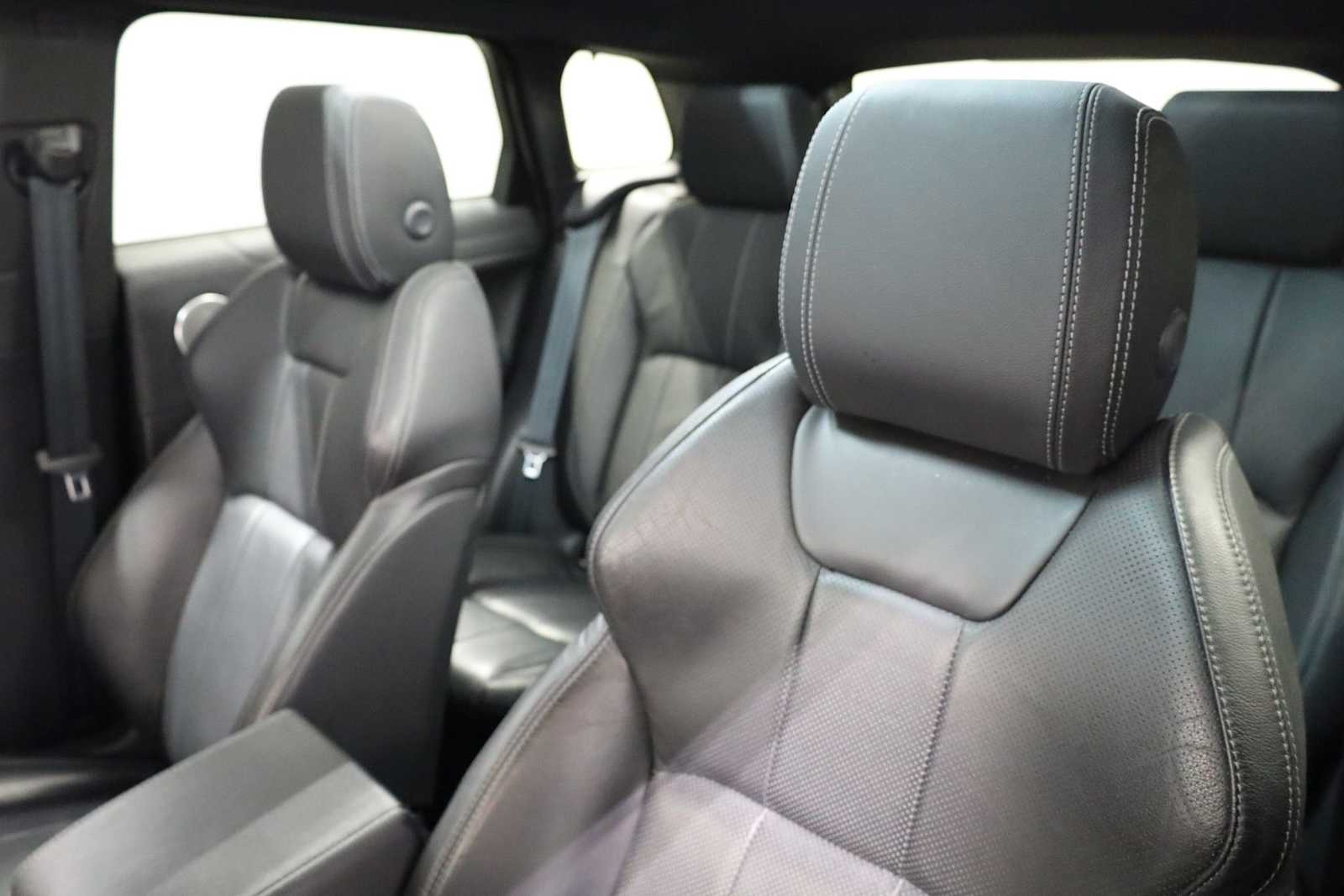 Thumbnail: 2017 Land Rover Range Rover Evoque - 18