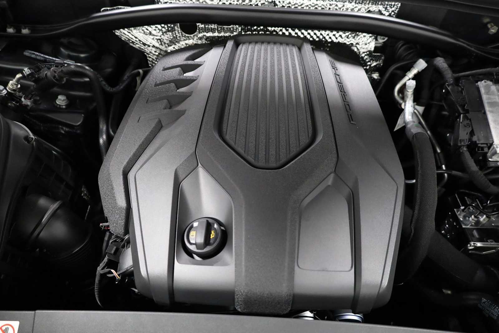 Thumbnail: 2026 Porsche Macan - 41