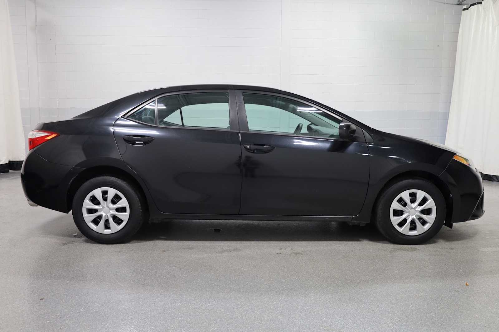 Thumbnail: 2016 Toyota Corolla - 10