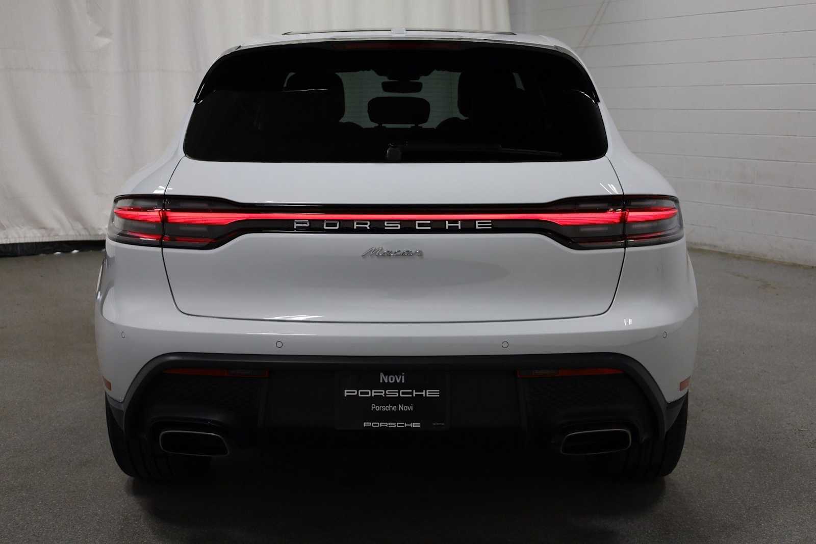Thumbnail: 2026 Porsche Macan - 7