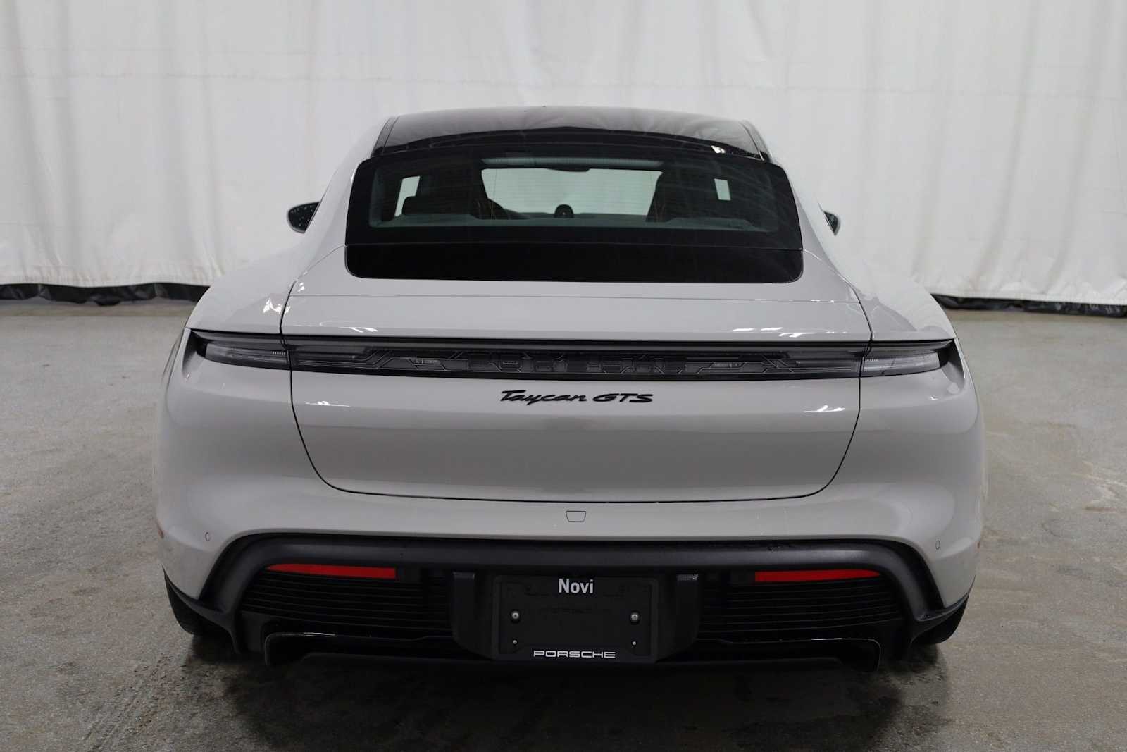 Thumbnail: 2026 Porsche Taycan - 7