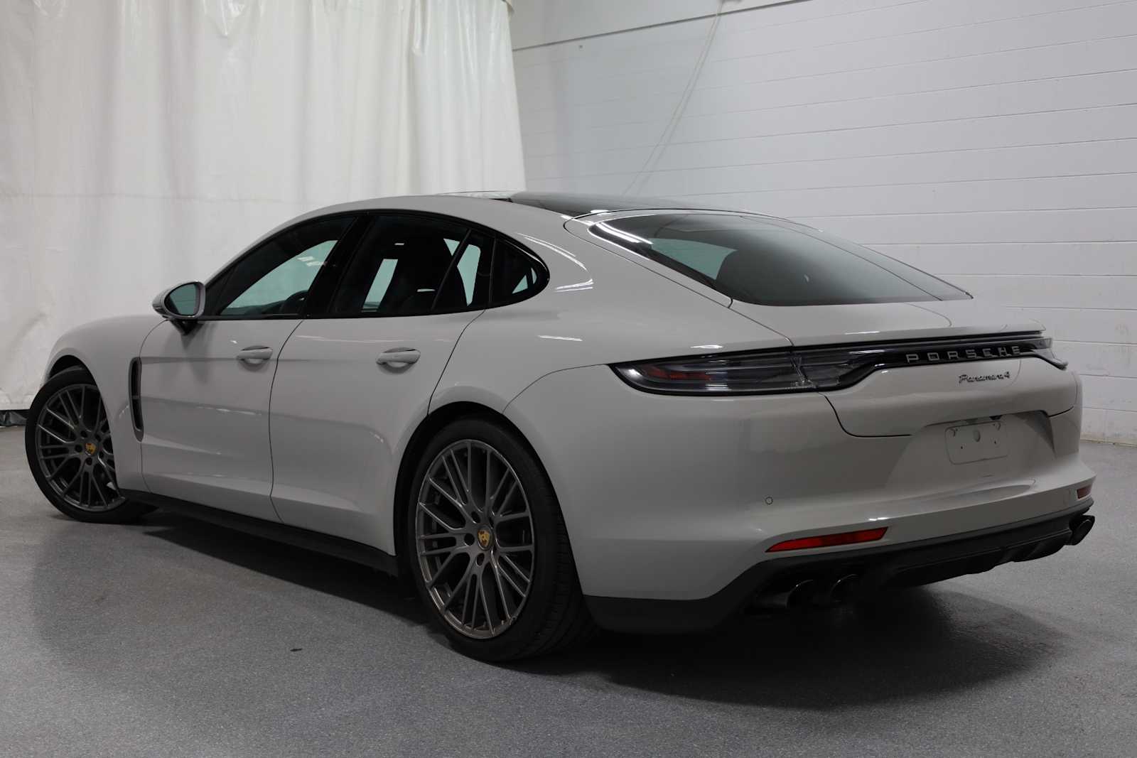 2023 Porsche Panamera 4 3