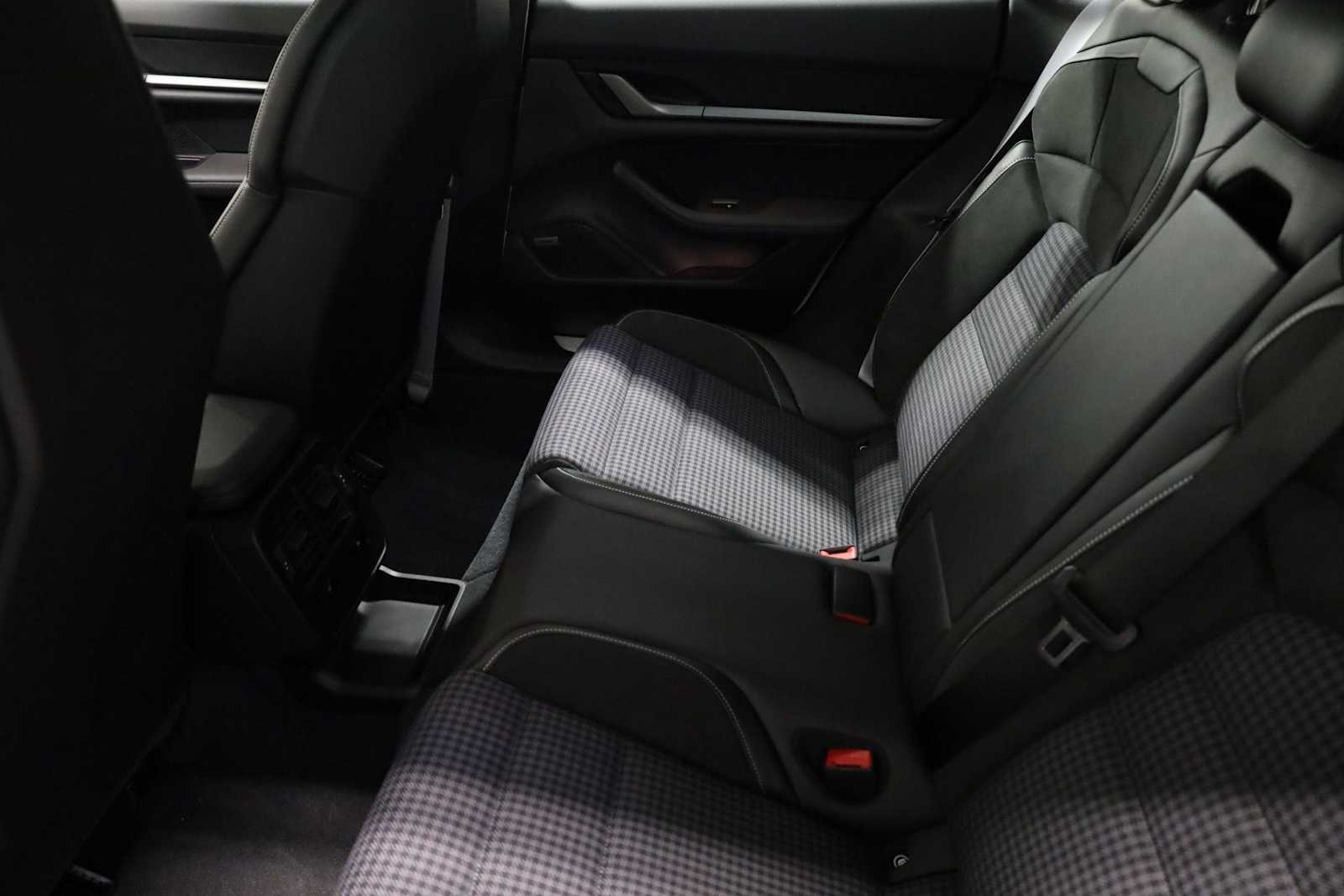 Thumbnail: 2025 Porsche Taycan - 36