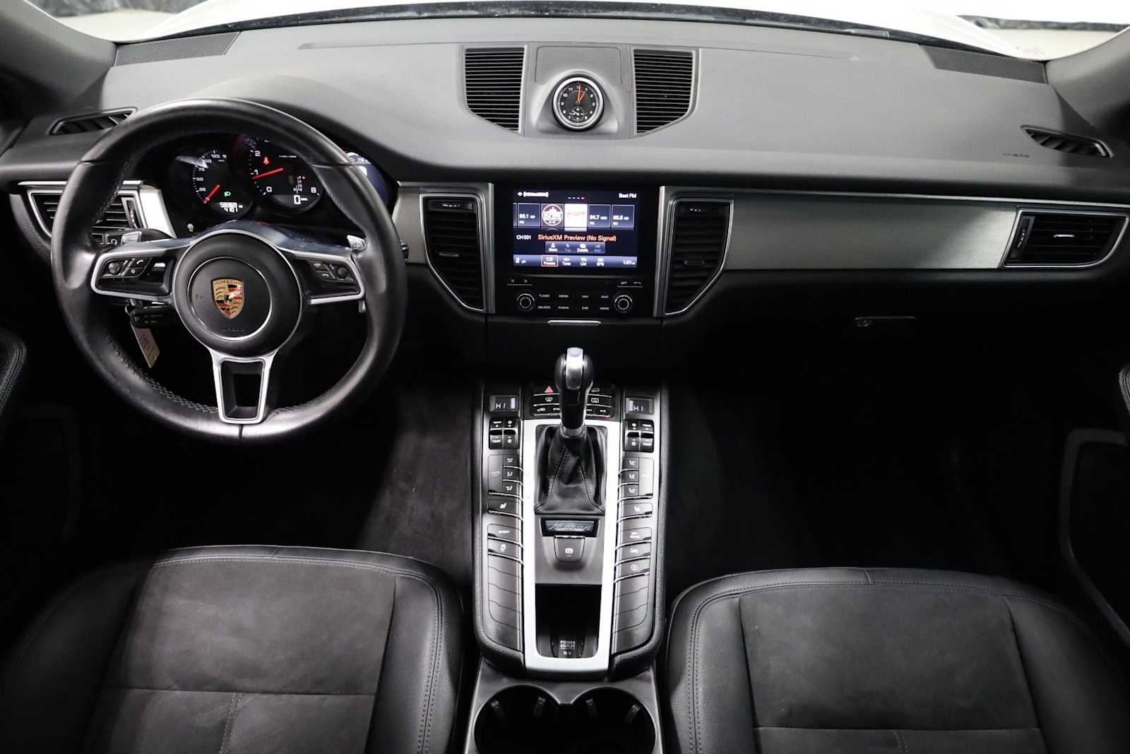 Thumbnail: 2018 Porsche Macan - 26