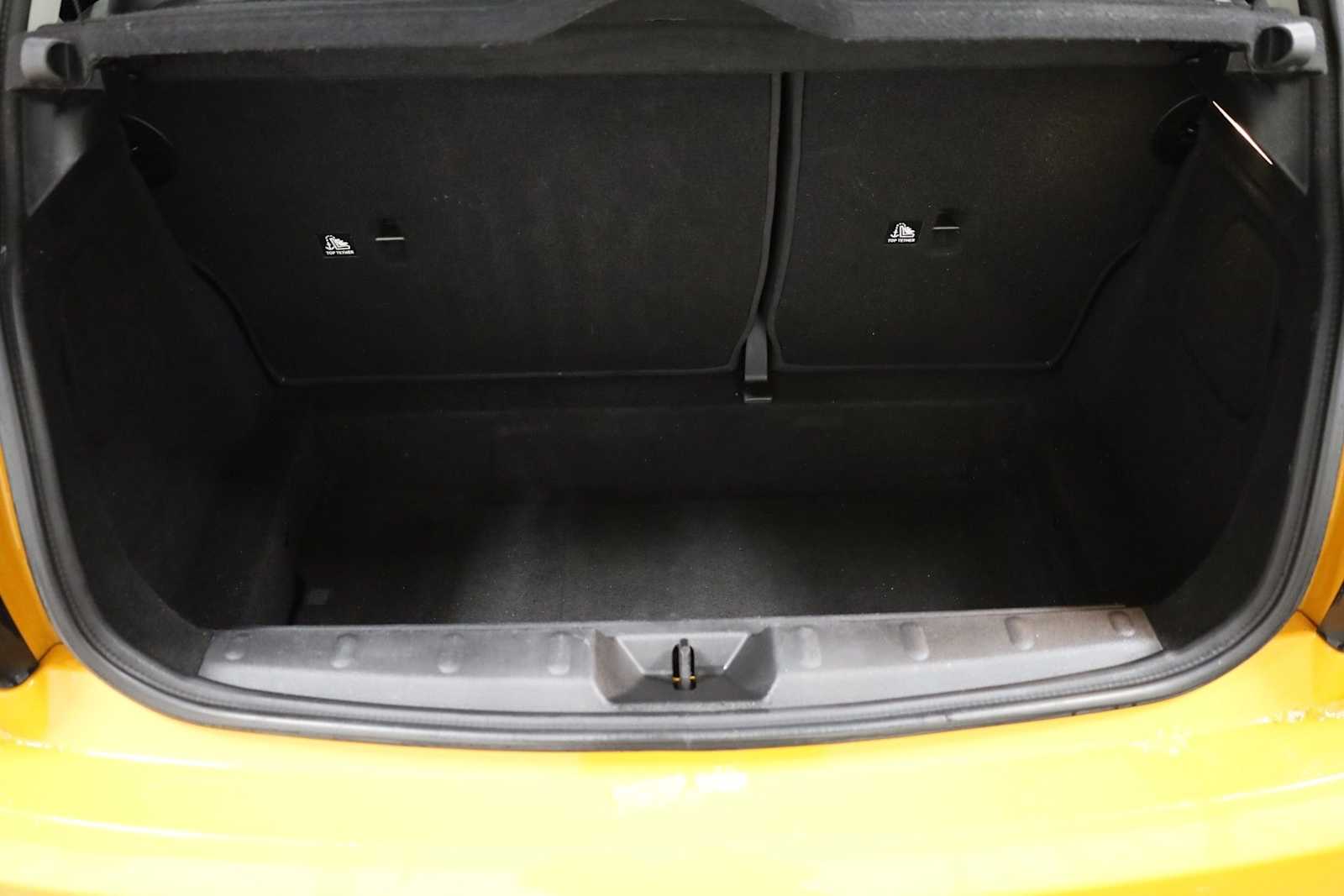 Thumbnail: 2016 MINI Cooper Hardtop - 39