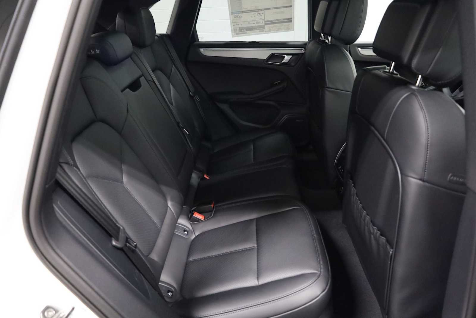 Thumbnail: 2026 Porsche Macan - 37